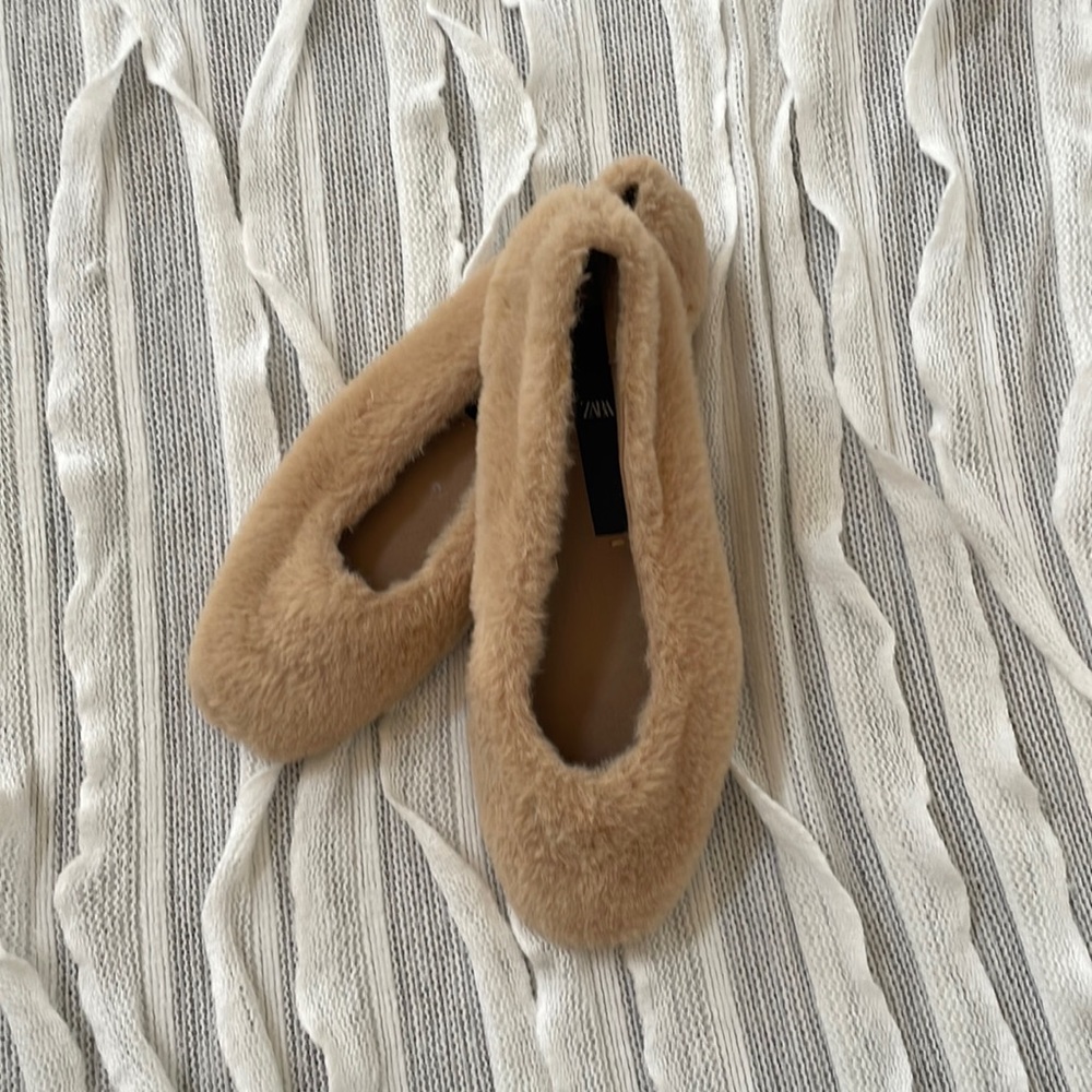 Zara - Furry slip one